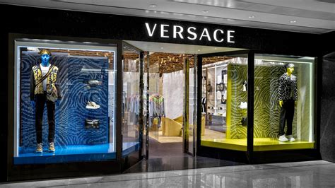 negozio versace a lodi|Negozi e Rivenditori Versace .